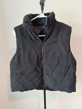 🌿 Black Ribbed Corduroy Puffer Vest